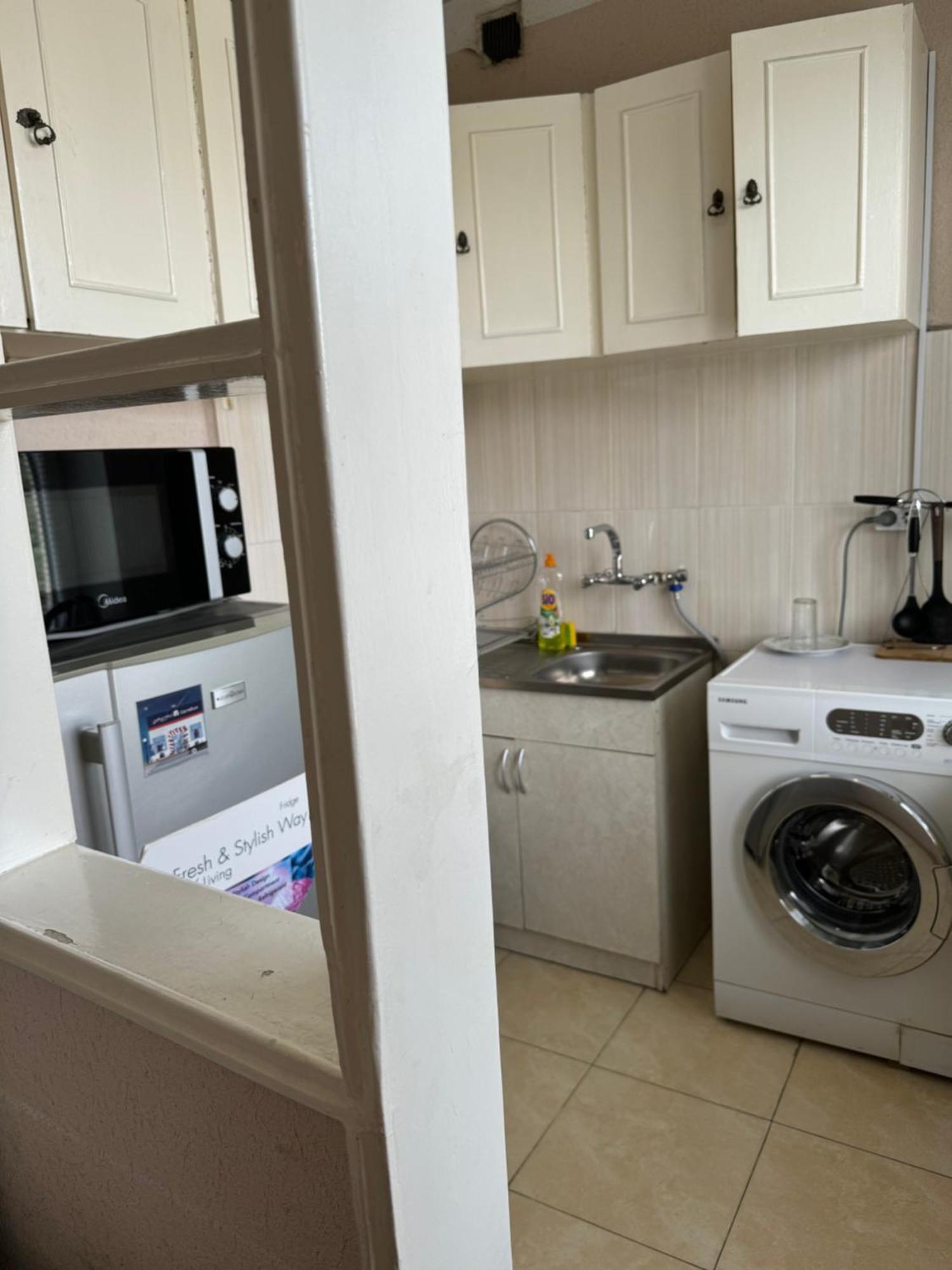 Cozy Apartment With Balcony Tbilisi Bagian luar foto