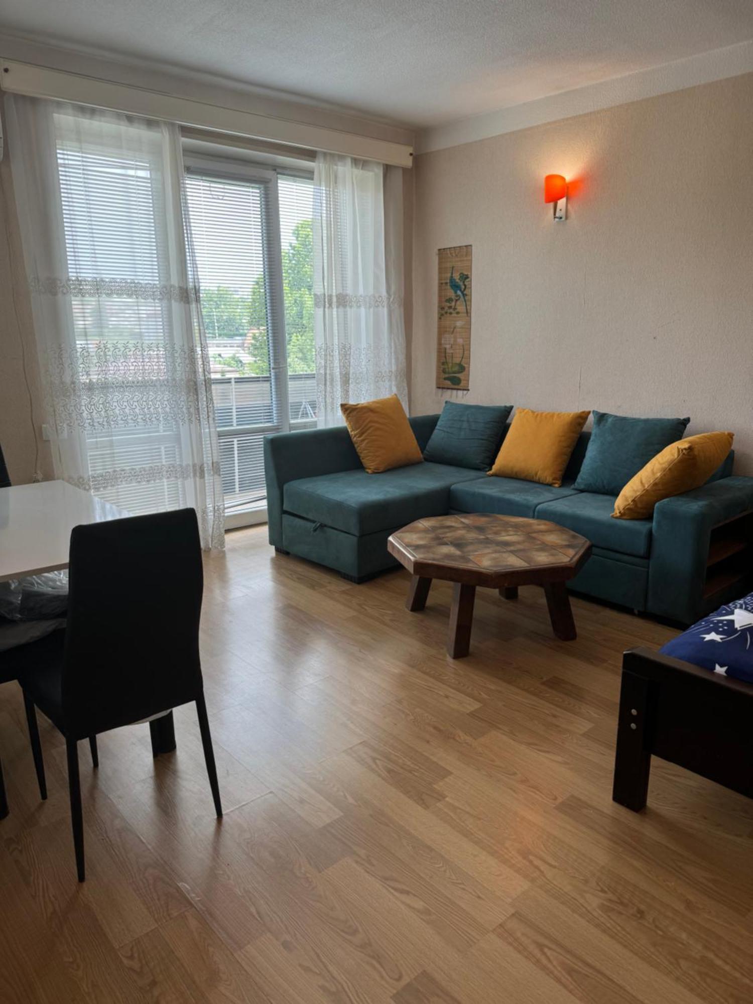 Cozy Apartment With Balcony Tbilisi Bagian luar foto